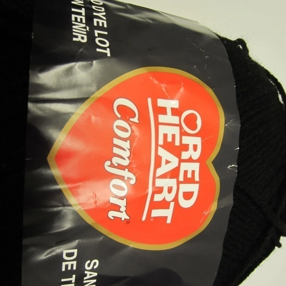 RED HEART Comfort‎ Yarn, Black Weight category: 4;!100% Acrylic
